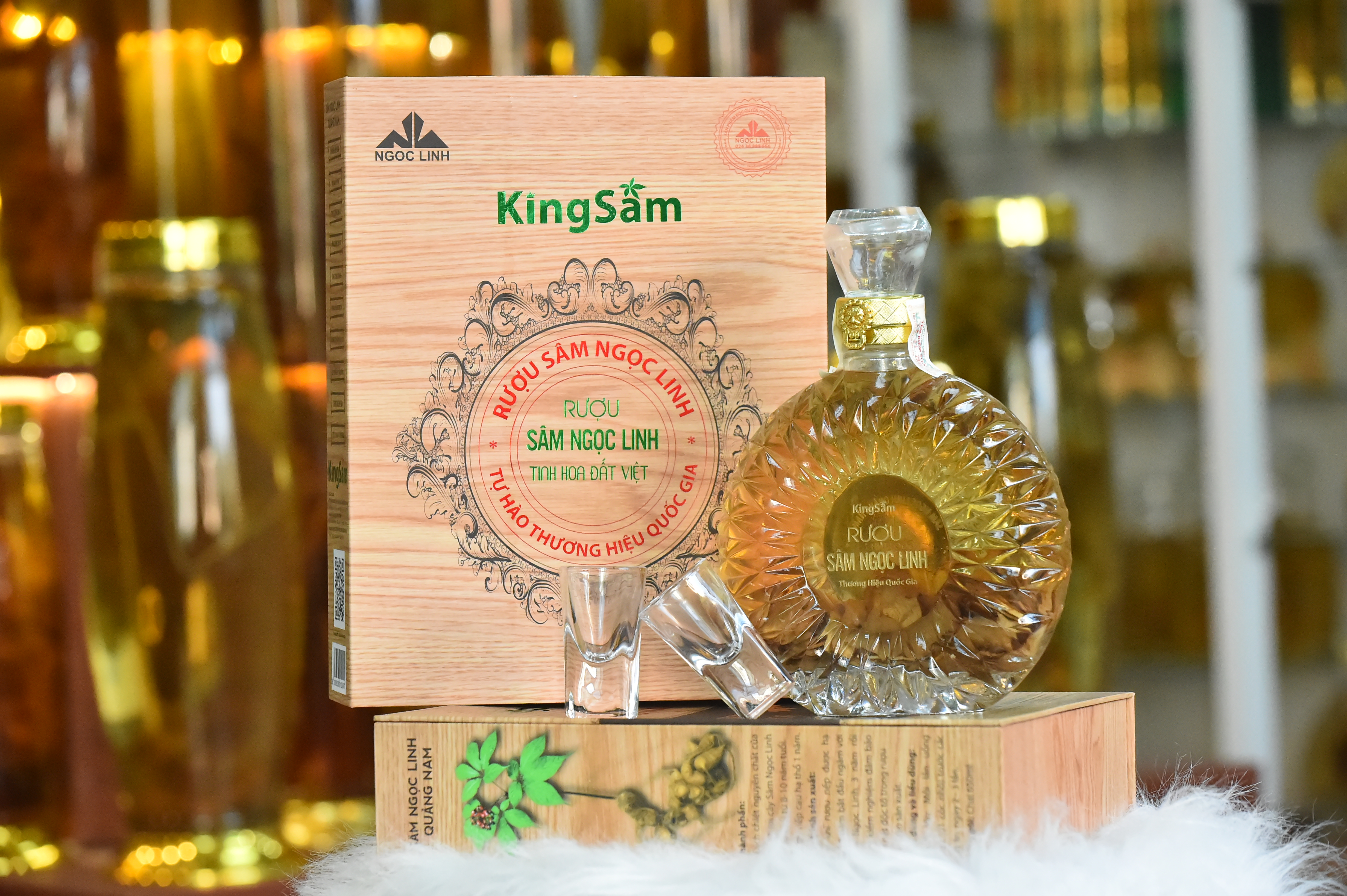 Rượu Sâm Ngọc Linh Lát Ngâm (500ml)